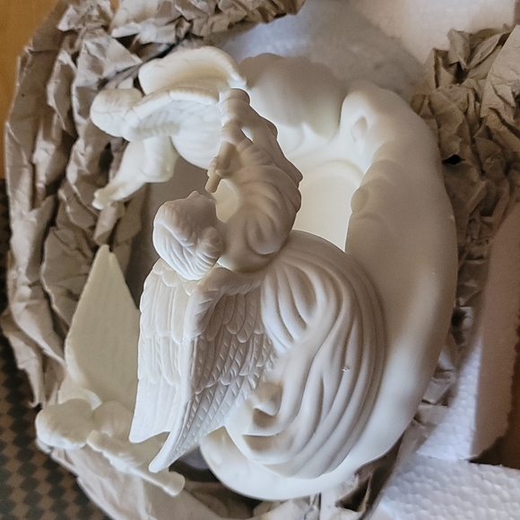 Vintage 1999 Avon Angel Pillar candle holder - Picture 1 of 7